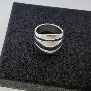 AVON Modern Safari oval ring Silver Size 6